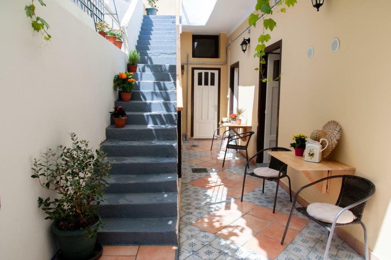 Appartement 17 Flats And Roof Garden à Athènes Extérieur photo